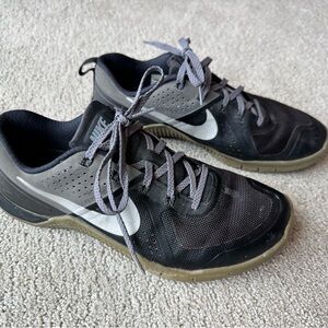 Nike Metcon 1 Athletic Shoes